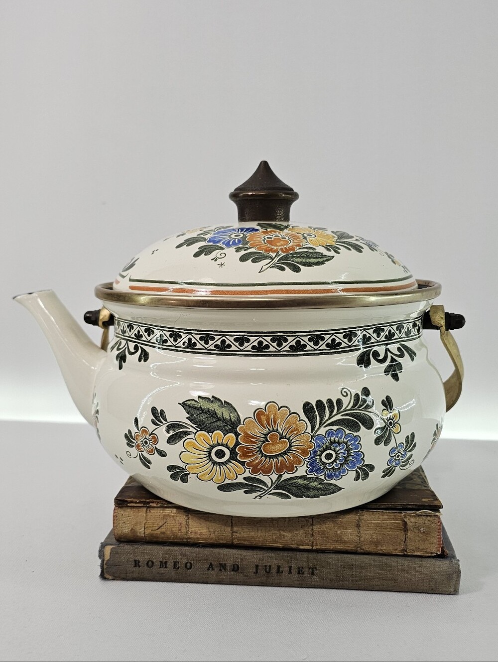 Vintage Asta Alt Enamelware Teapot